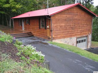 210 Forest Court Ln, Sevierville, TN 37876