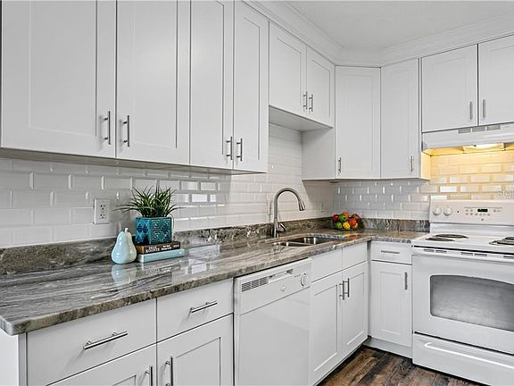 5th image of 2730 Kristi Ct