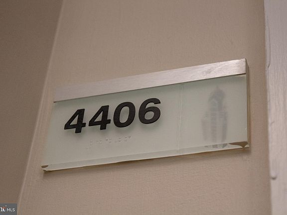 4th image of 50 S 16th St Unit 4406