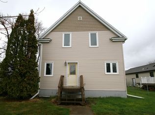 116 1st St SE, Hillsboro, ND 58045