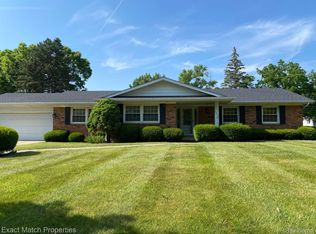 1063 Kennebec Rd, Grand Blanc, MI 48439