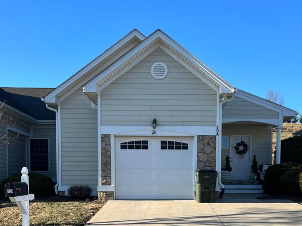 26 Windgate Cir APT 104