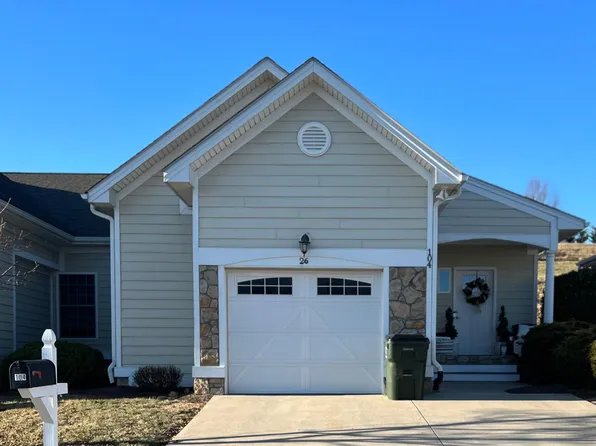 26 Windgate Cir APT 104, Fishersville, VA 22939
