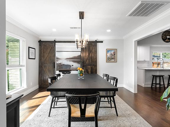 5th image of 6133 Berwyn Ln