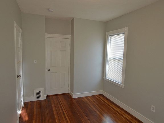 5th image of 28 Taft St #2