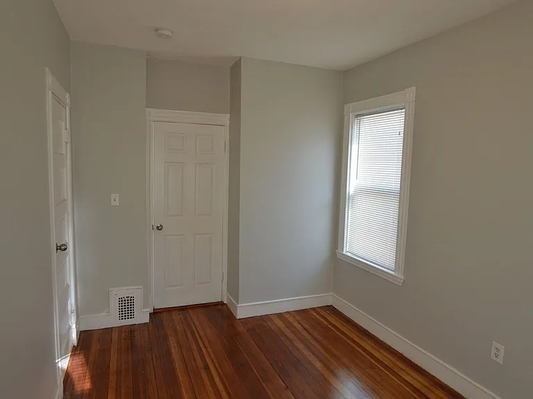 28 Taft St #2 — Photo 5