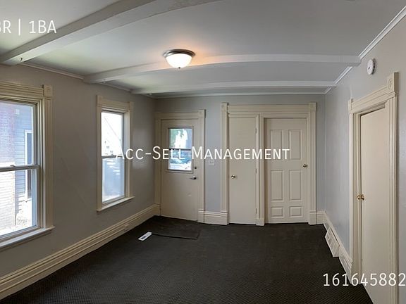 3rd image of 922 Hovey St SW #1