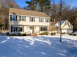 60 Tollgate Ln, Avon, CT 06001