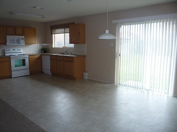 2nd image of 920 Blue Sky Dr