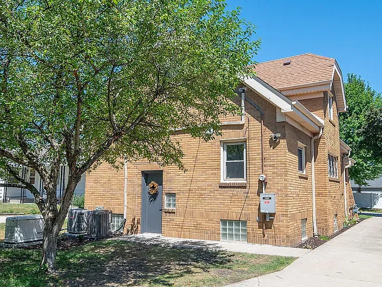 119 E Ohio Ave — Photo 19