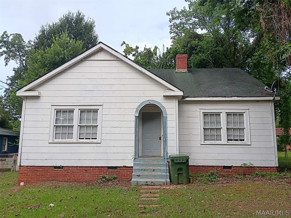 446 Heustess St