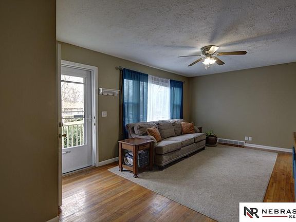 4th image of 415 Highland Dr