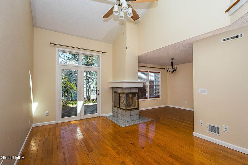4th image of 4 Justine Court
