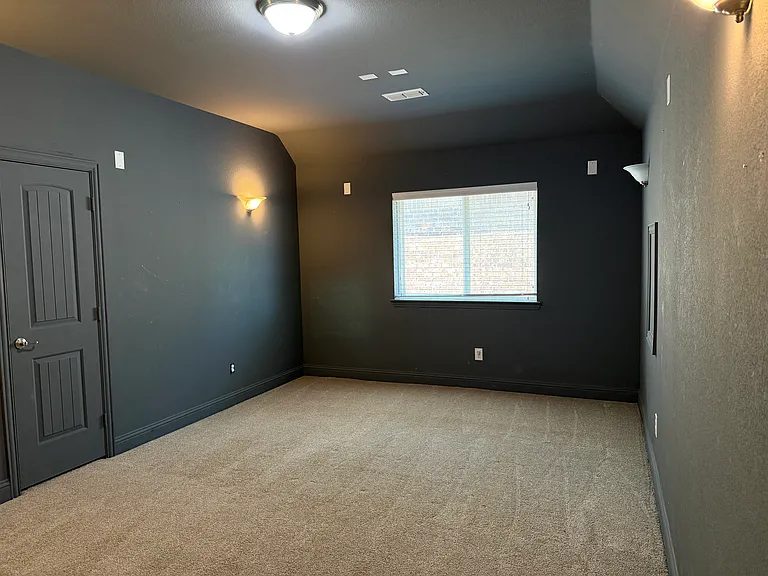 2417 Kingsgate Dr — Photo 40