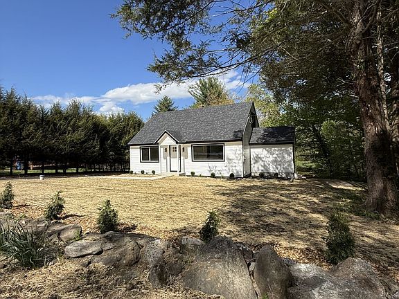 3rd image of 602 Fan Hill Road