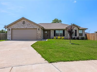 924 S Parrot Ln, Siloam Springs, AR, 72761