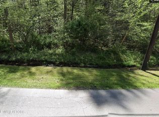 925 Silver Poplar Ln, Sevierville, TN 37876