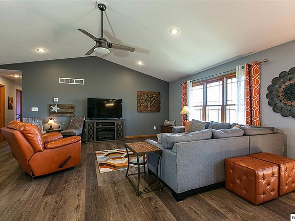 3rd image of 15854 Red Maple Dr