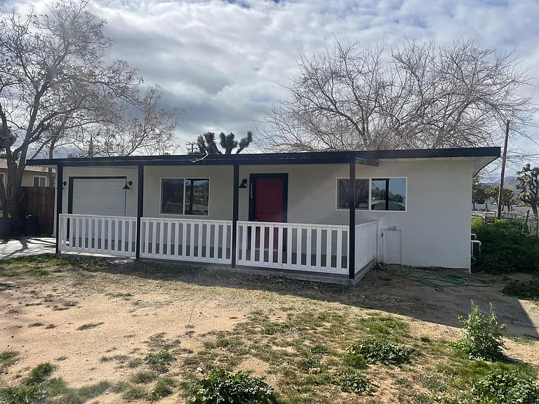 7580 Palm Ave — Photo 2