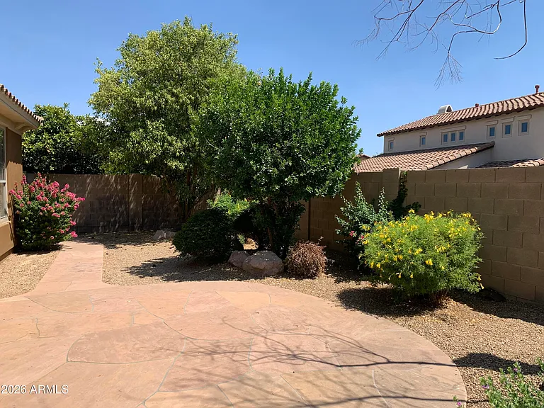3989 E Hummingbird Ln — Photo 5