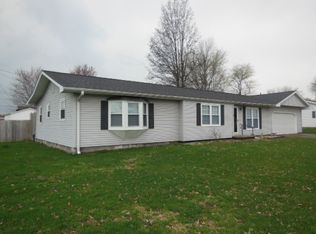 9 Stone Forge Pike, Flora, IL 62839
