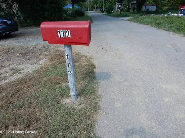 172 Lisa Dr, Shepherdsville, KY 40165