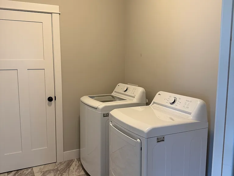 1223 Wisteria Ln — Photo 7