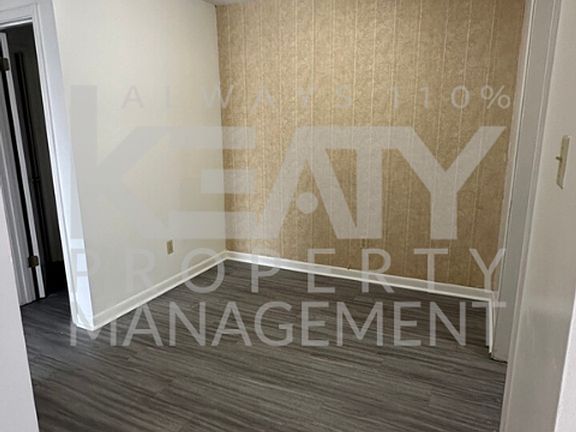3rd image of 105 Country Ln APT C