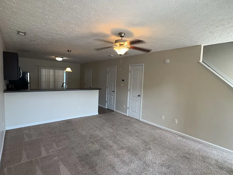 111 Glen Cannon Dr — Photo 2