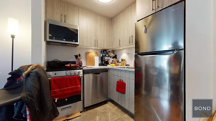 Rented by Bond New York | media 10