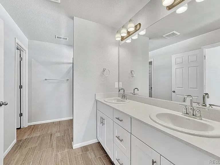 6098 N Lisbon St — Photo 13