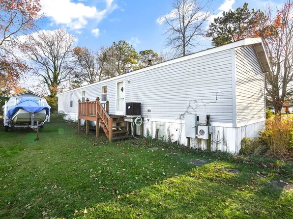5186 Coleys Ln, Chincoteague, VA 23336