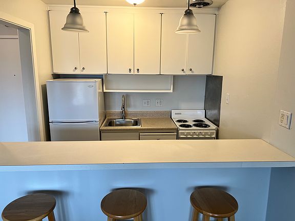 2nd image of 833 N Humboldt St APT 503