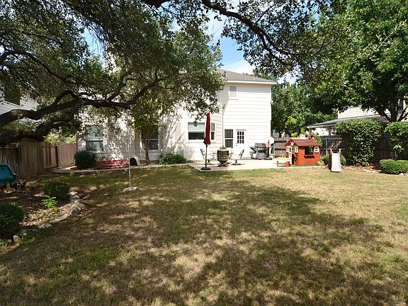 2nd image of 2414 Cinco Woods