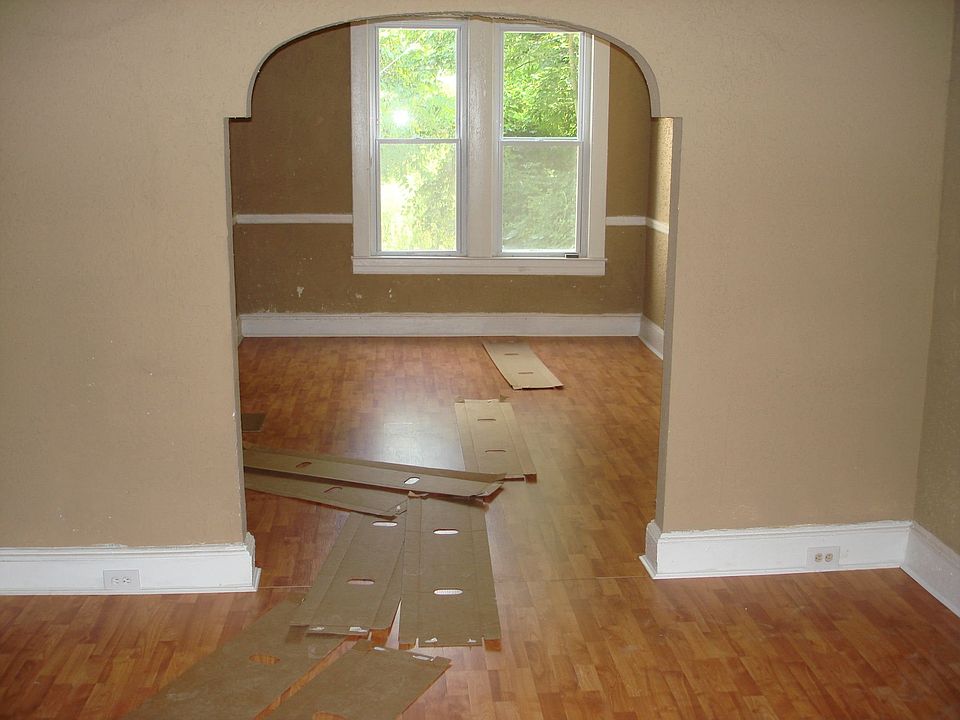 the carboad is only so not to dirty the laminate flooring
