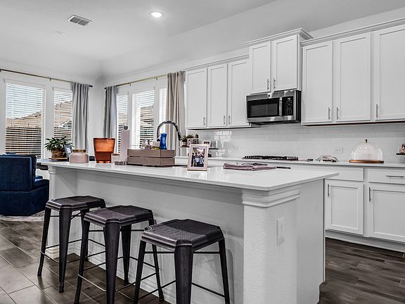 5th image of 10166 Sovereign Dr
