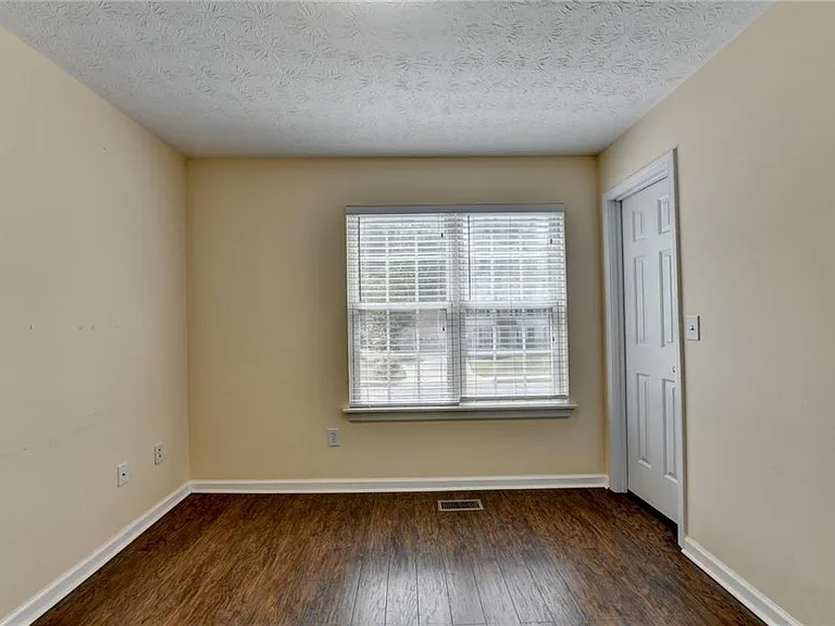 3380 McClure Woods Dr — Photo 40