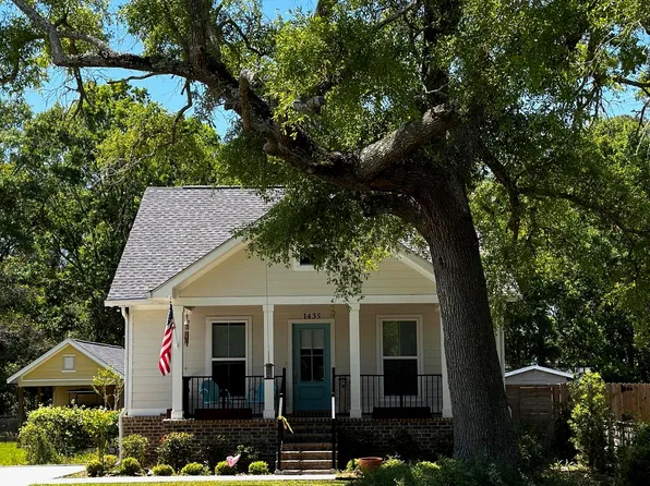 1435 Mantou St, Pascagoula, MS 39567