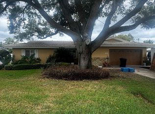 5088 Shore Acres Blvd NE, Saint Petersburg, FL 33703
