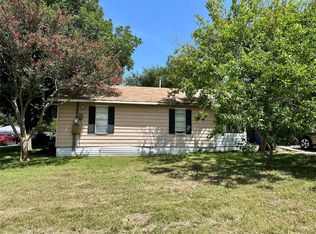 209 Old Thorndale Rd, Taylor, TX 76574