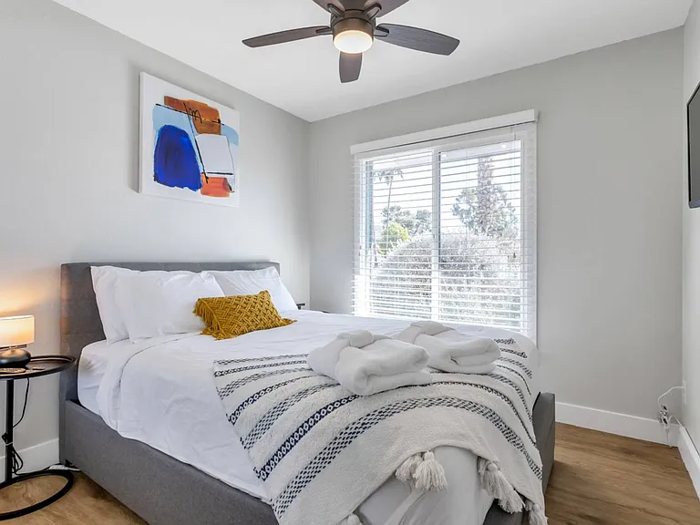 2124 E Hillery Dr — Photo 11