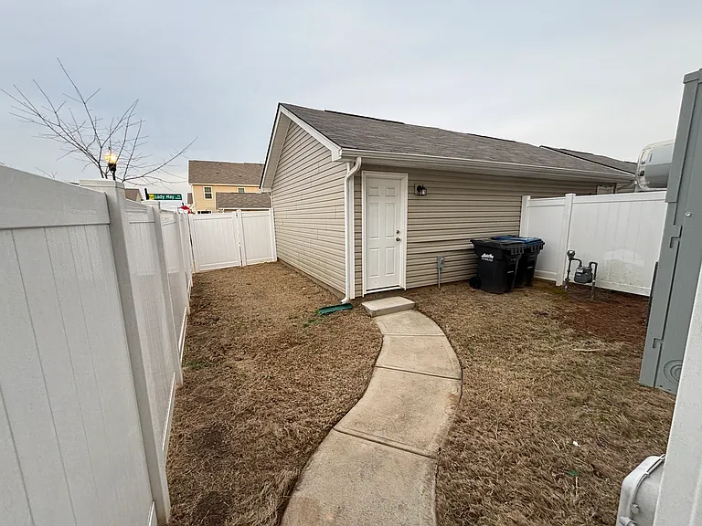 15733 Country House St — Photo 38