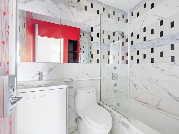 250 East 40th Street image 16 of 24