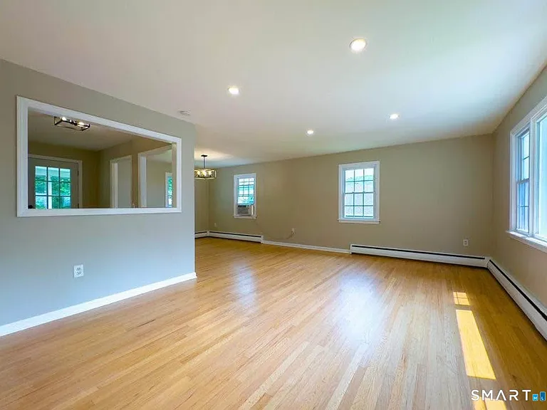 32 Kaynor Dr — Photo 2
