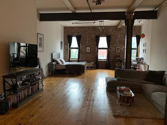 5th image of 294 Graham Ave #2AA
