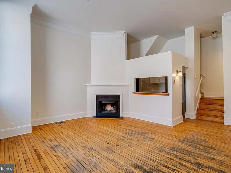 821 S Sharp St — Photo 2