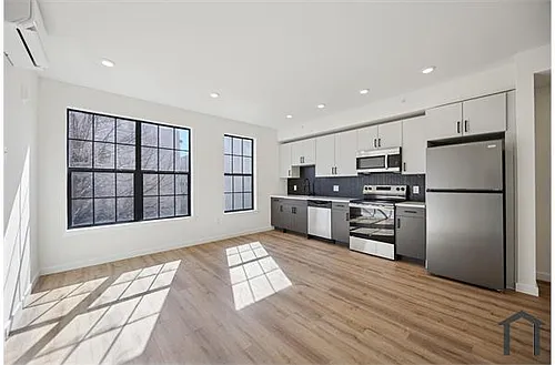 300 W Norris St Photo 1