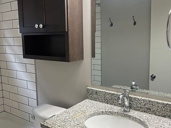 5th image of 123 N 37th St #18