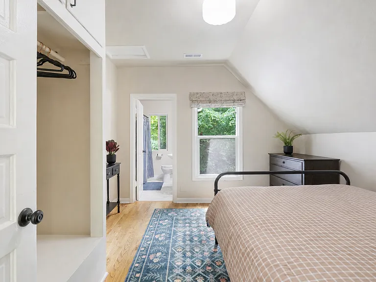 5110 NE Glisan St — Photo 5