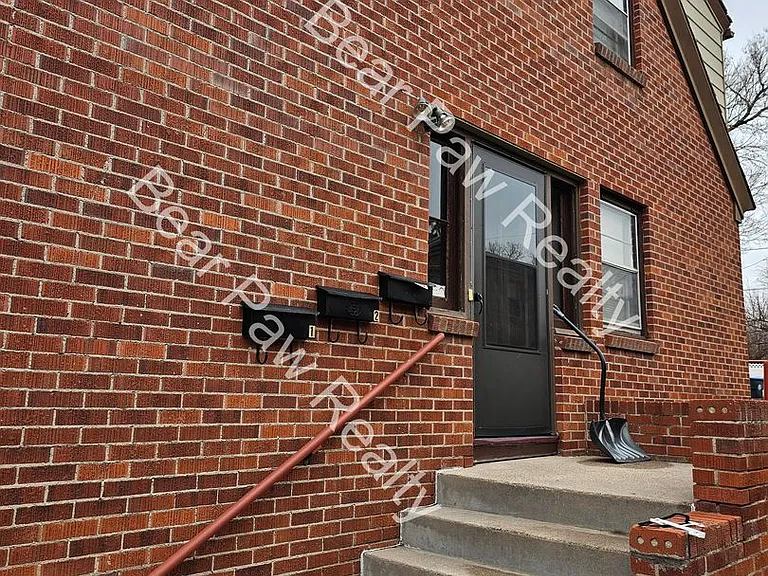 708 W 1st Ave — Photo 31